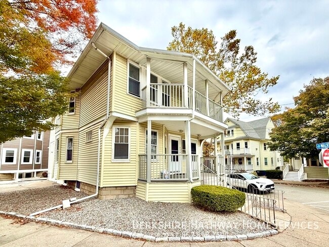 Building Photo - 881 Broadway-3 Unit 3