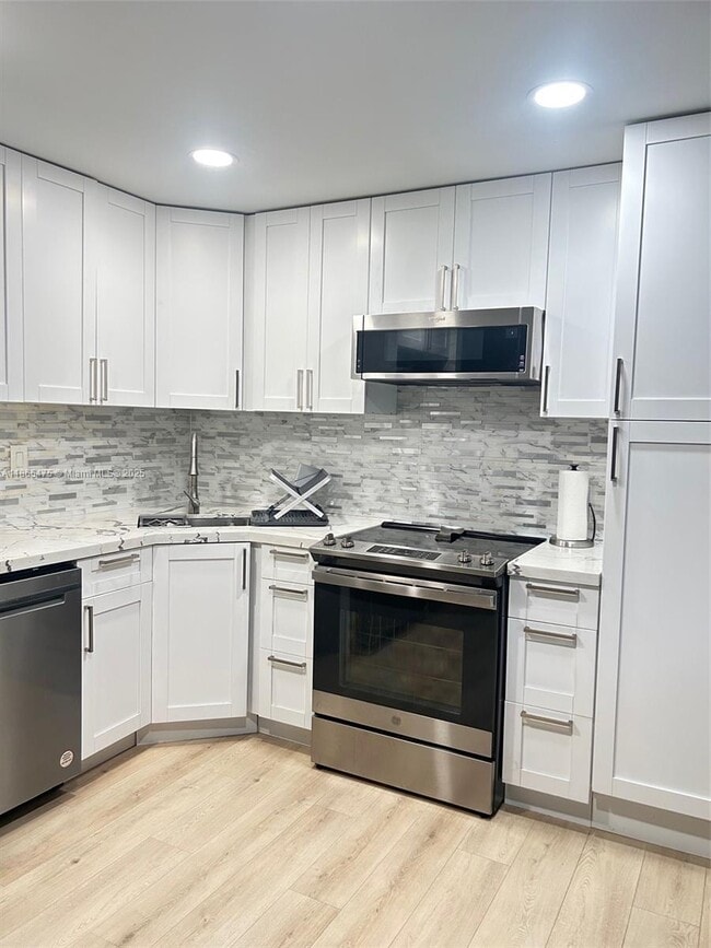 Photo - 1903 Bermuda Cir Unidad E2 Rental