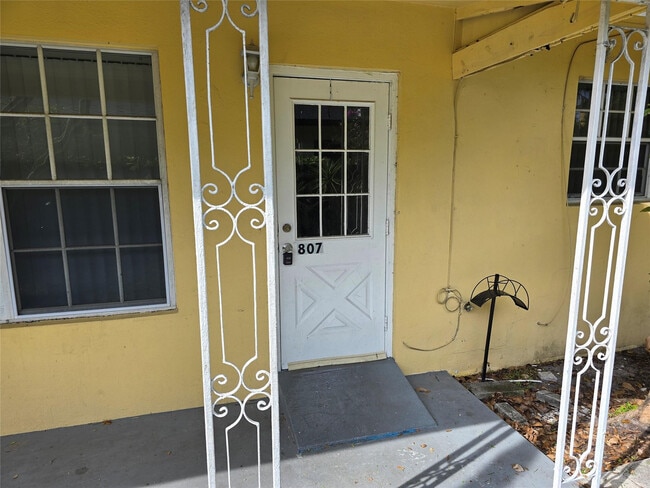 Building Photo - 807 W Las Olas Blvd