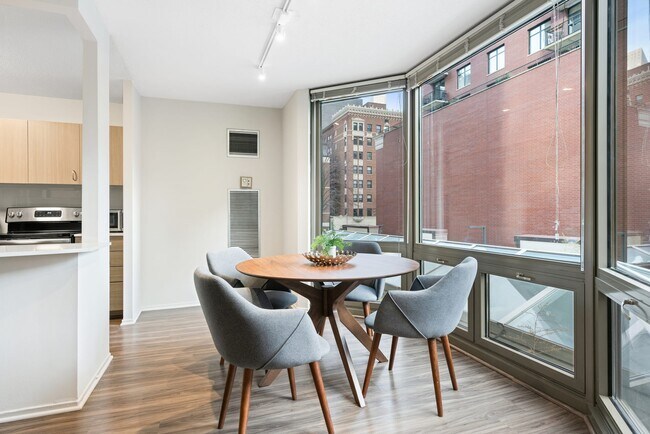 Photo - 1160 N Dearborn St Unidad 2405