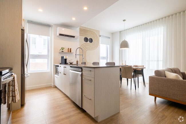 2BR, 2BA - 1155SF - Kitchen - Loggia Saint-Lambert