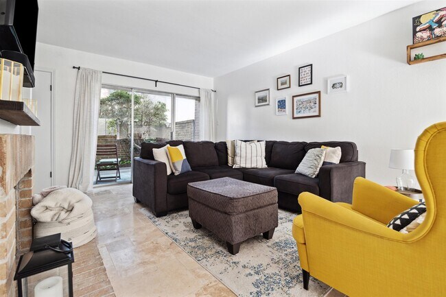 2074 Augusta Dr Unit 6/47