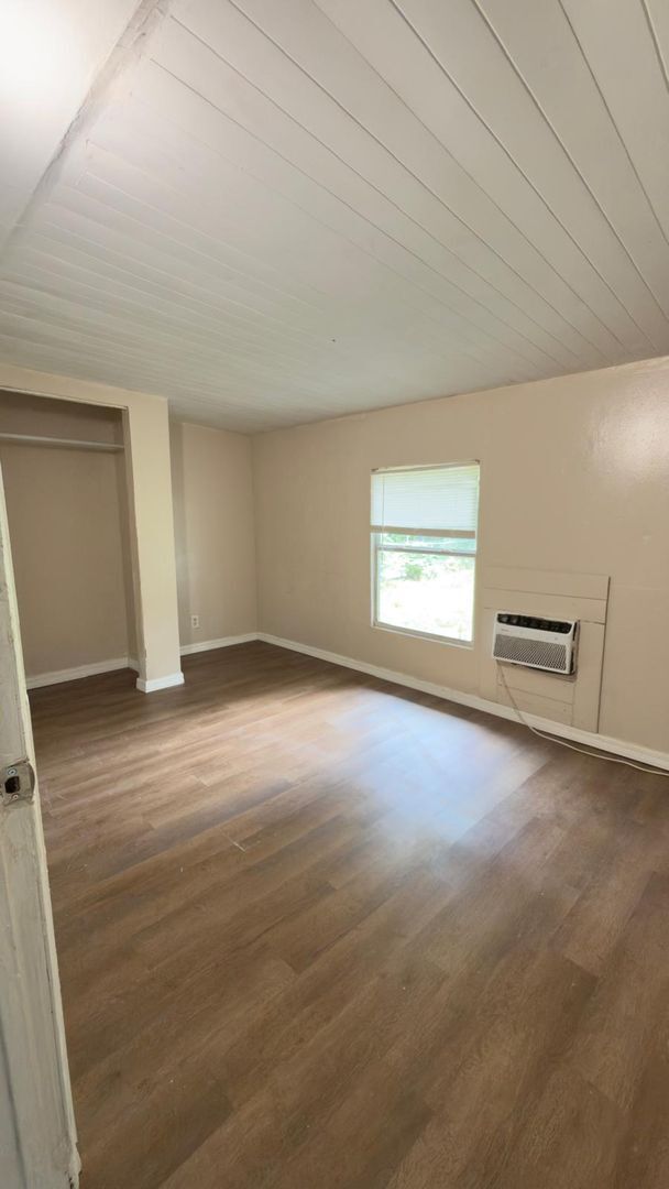 Photo - 113 Oleander Ave