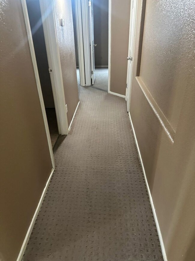 Photo - 3bd 2bth in a peaceful neighborhood. Freshly painted! Move in ready. Apply now!!