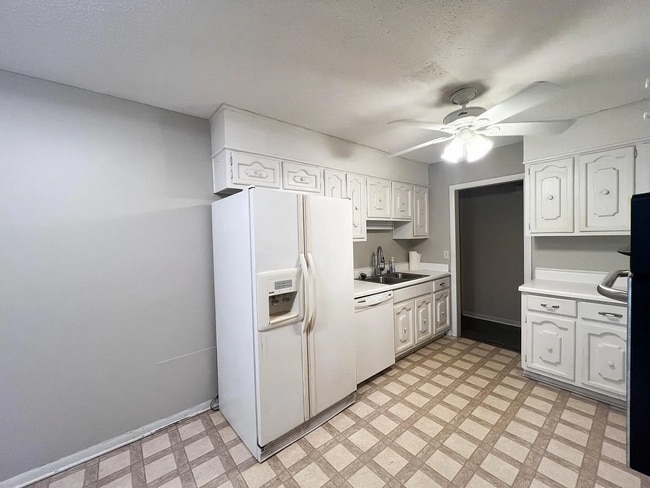 Photo - 11318 Crestfield Dr SE
