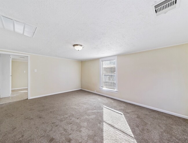 Photo - 203 W Hart Ave