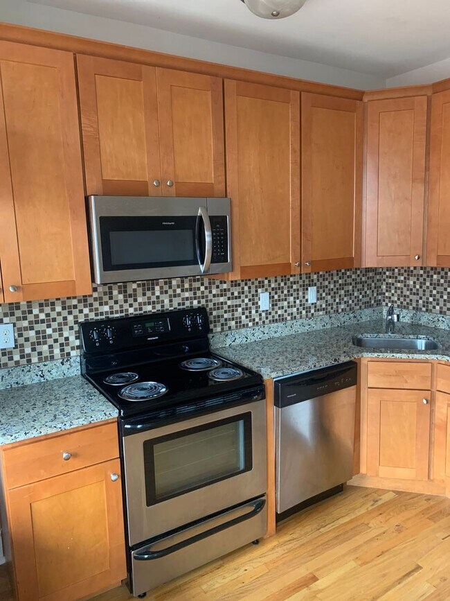 Photo - 1123-25-27 West Grace Street