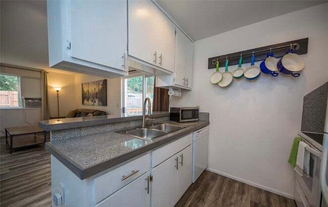 Photo - 2121 Xenia St Unit 2121