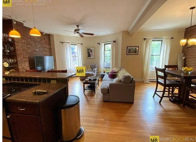 Photo - 21 Worcester Sq