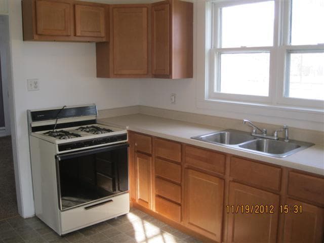 Photo - 499 E Main St