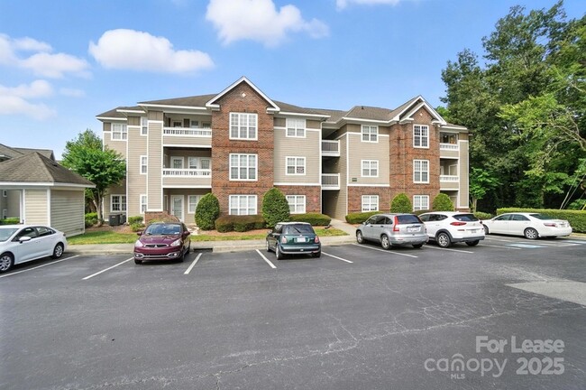 Building Photo - 9849 Campus Walk Ln Unit M Rental