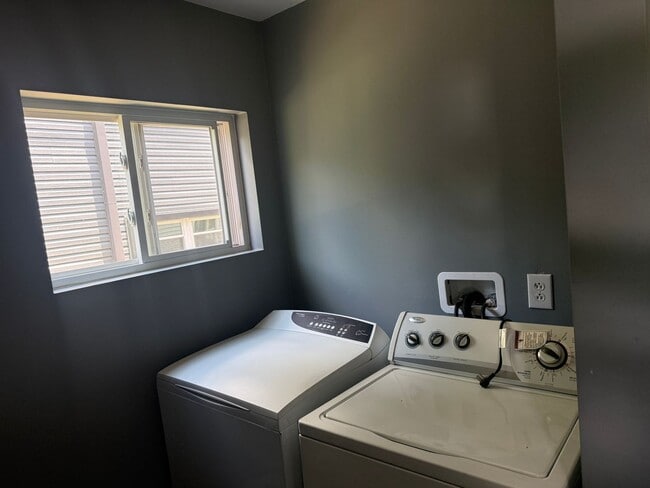 Photo - Large 3-Bed 2-Bath Home Uhrichsville