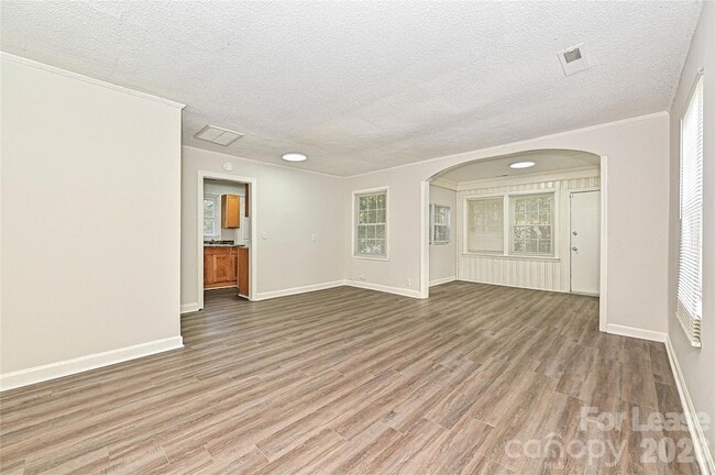 Photo - 301 Seldon Dr