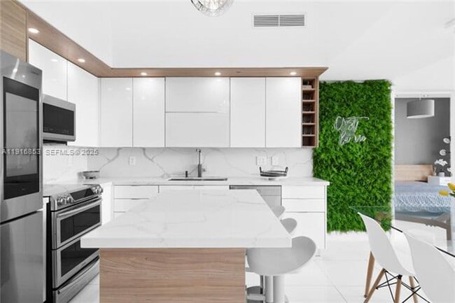 Photo - 92 SW 3rd St Unidad 92 SW 3rd St 5112