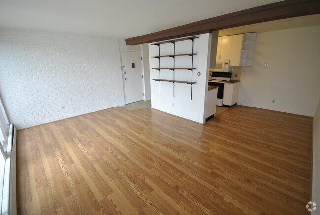 Building Photo - The Sans Souci Rental