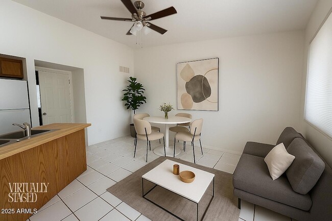 Building Photo - 302 S Westfall Ave Unit 3 Rental