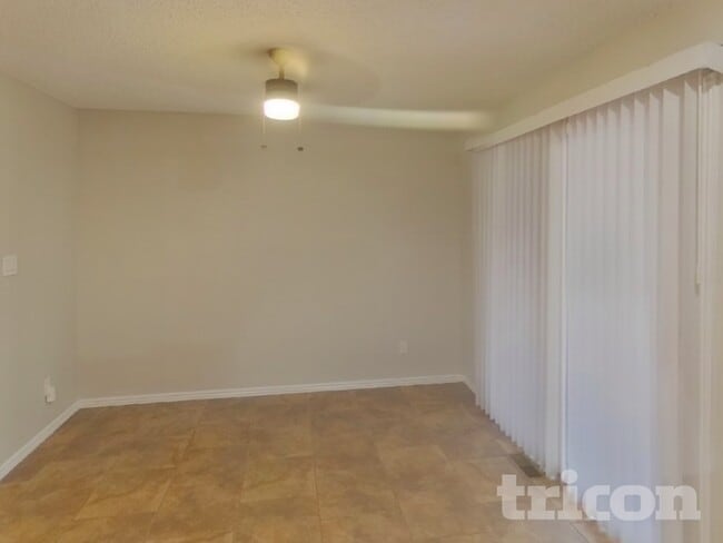 Photo - 6725 Defoe Ave