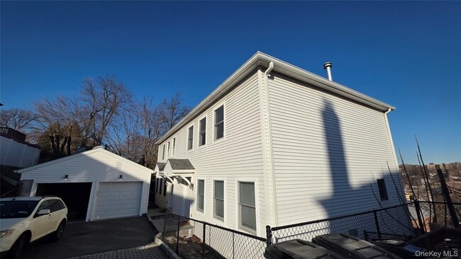 Building Photo - 62 Gibson Pl