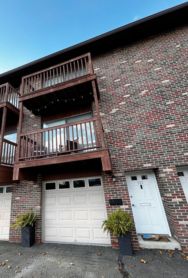 Building Photo - 322 Knapps Hwy Unit 322