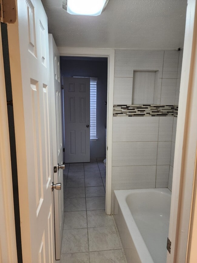 Photo - 11710 Southlake Dr Unit 6
