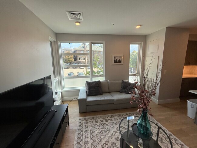 Photo - 1650 Commonwealth Ave Unidad 203