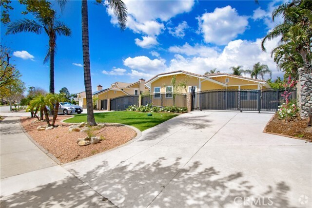 Building Photo - 13046 Arapaho Rd Rental