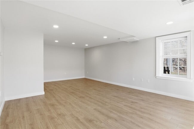 Photo - 1474 Marsh Rd