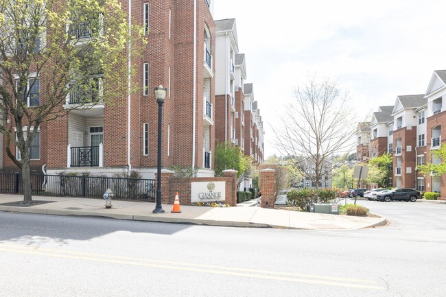 Beautiful 2 Bedroom, 2 Bath Condo In The H... - Beautiful 2 Bedroom, 2 Bath Condo In The H...