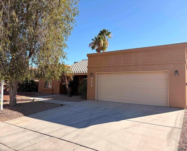 Building Photo - 10390 Fairway Dr