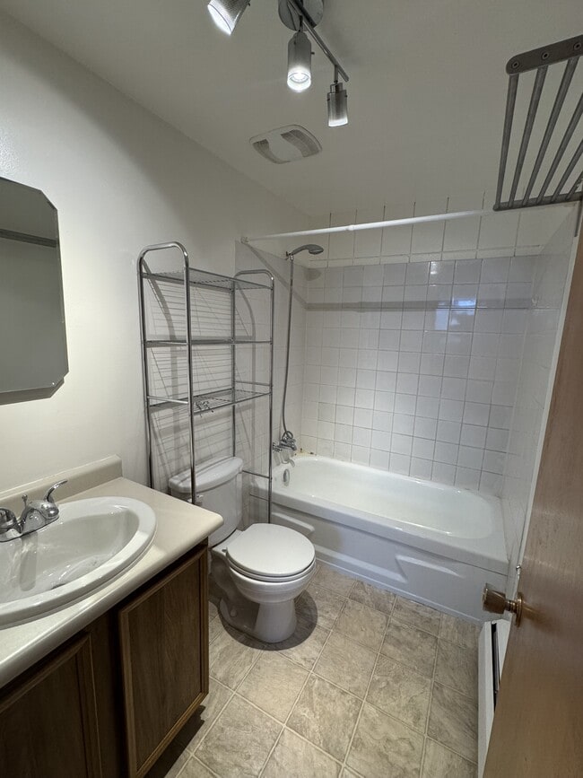 Photo - 1001-1002 2 Ave NW Unit 3