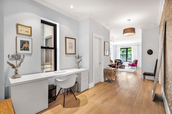 Photo - 327 W 83rd St