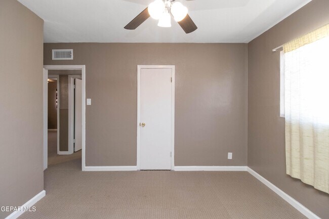Photo - 321 Walsh Ln