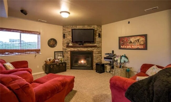 Photo - 4 Bedroom Home with Yard, Garage & Pet-Friendly Policy
