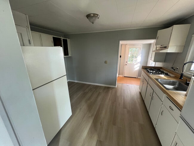 Photo - 2511 S Snyder Ave