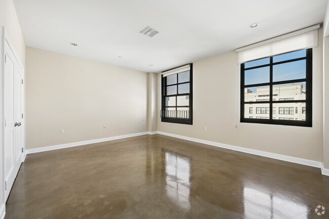 Penthouse - 1353SF - Bedroom
