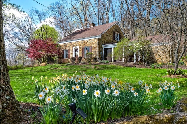 Photo - 223 Lambertville Headquarters Rd House