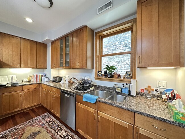 Photo - 1437 W Olive Ave Unit 2