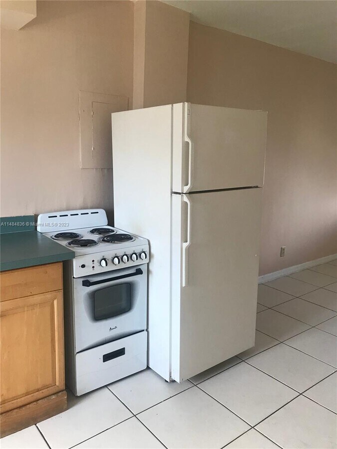 Photo - 670 NE 88th Terrace Unidad 8