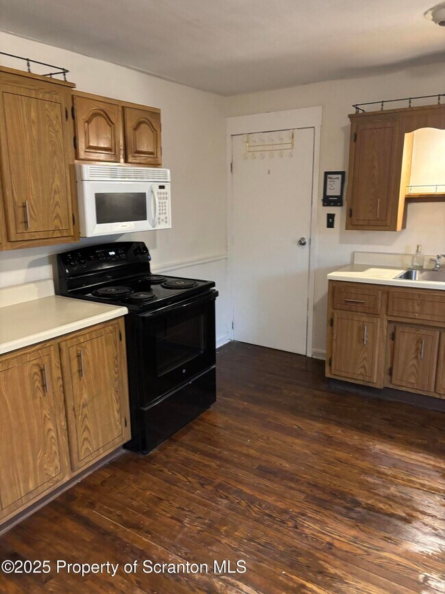 Photo - 1115 Monroe Ave Apartment