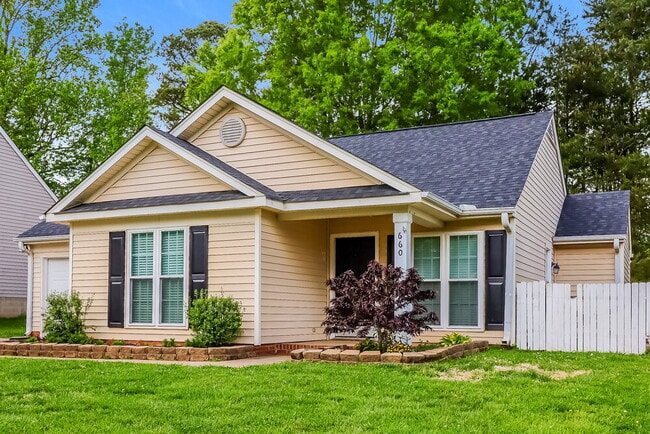 Photo - 660 Rebecca Jane Dr