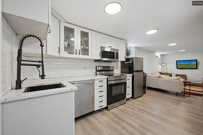 Building Photo - 3340 Colfax Ave S Unit 2