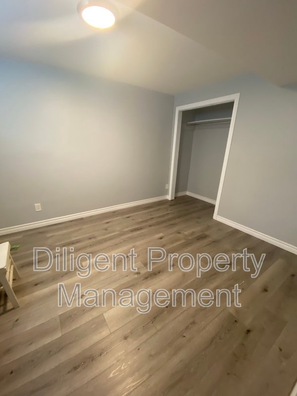 Photo - 260 Lansdowne St W