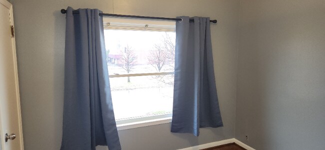 Photo - 24930 W Outer Dr Unit 4