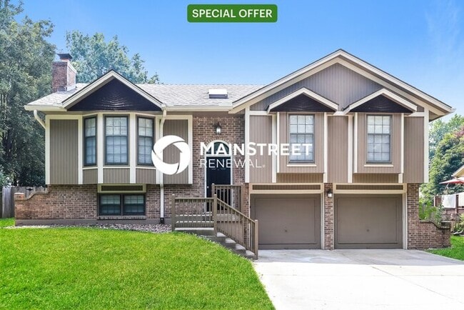 Building Photo - 3 Bedroom Pet-Friendly Home in Lees Summit...