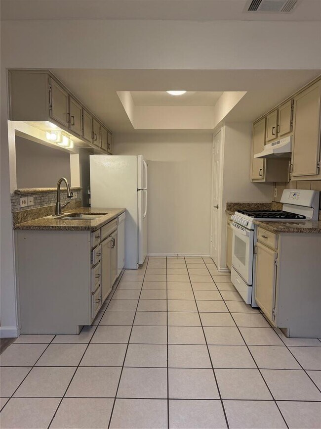 Photo - 615 Luther Dr