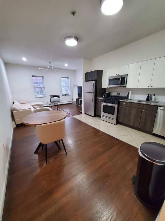 Building Photo - 128 Prospect Ave Unit 2R