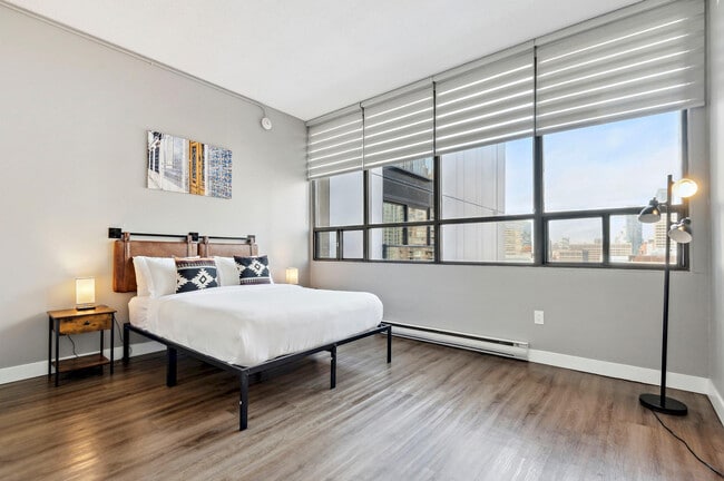 Photo - 78 Gerrard St W Unit FL1-ID1030940P