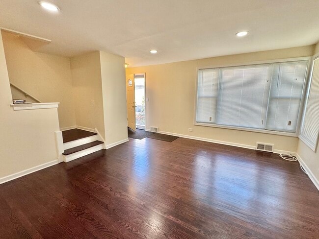 Photo - 9038 Niles Center Rd