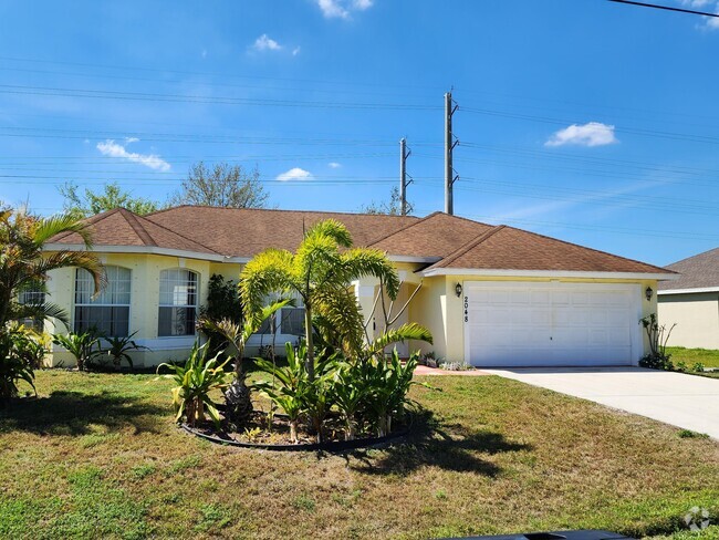 Building Photo - 2048 SW Driftwood St Rental