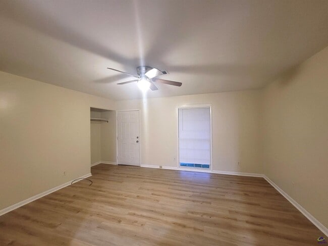 Photo - 421 Willow Ave